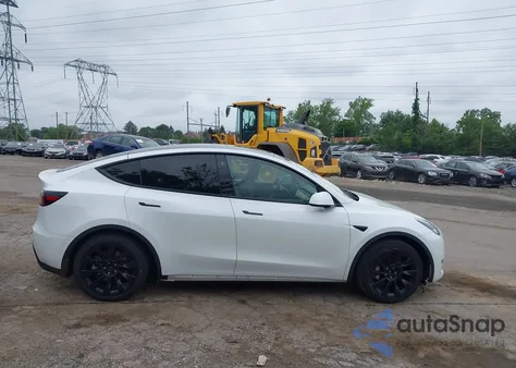2021 Tesla Model Y Long Range Dual Motor All-Wheel Drive from USA, damaged, VIN 5YJYGDEE4MF262685